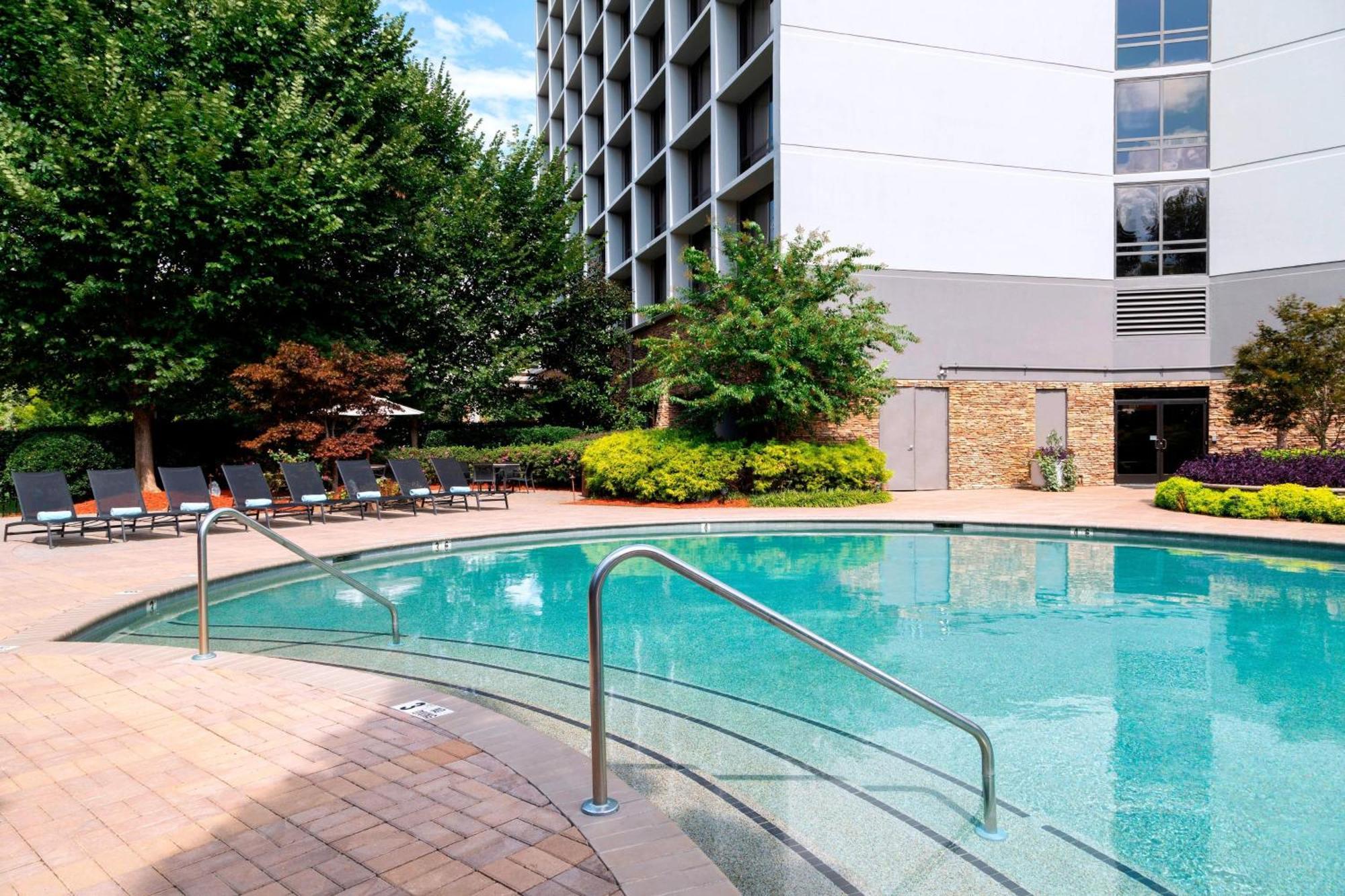 Отель Atlanta Marriott Northeast/Emory Area Экстерьер фото