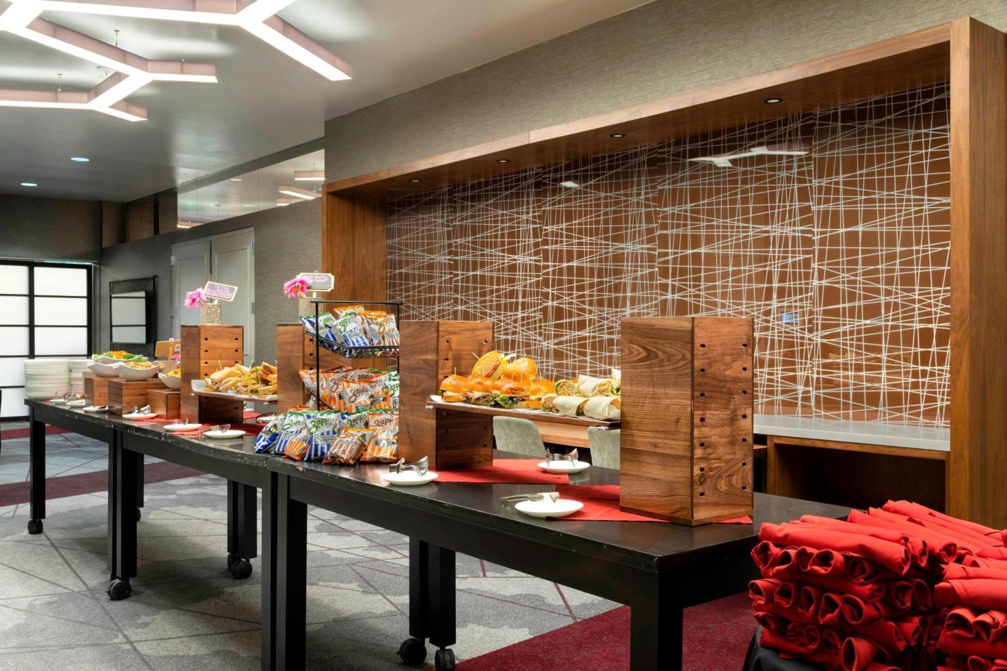 Отель Atlanta Marriott Northeast/Emory Area Экстерьер фото