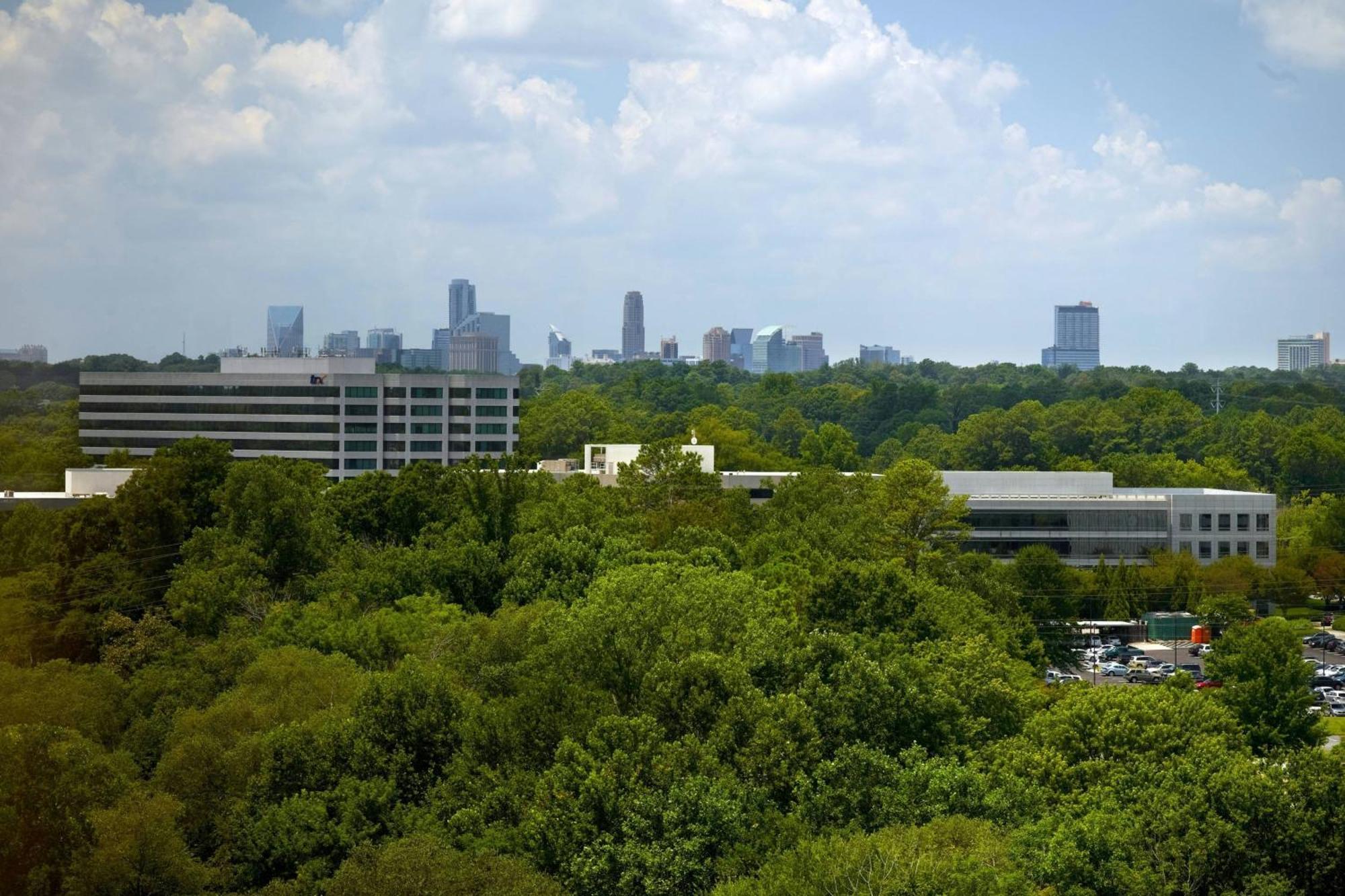 Отель Atlanta Marriott Northeast/Emory Area Экстерьер фото